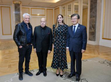 news img