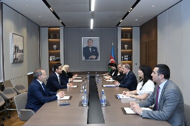 news img